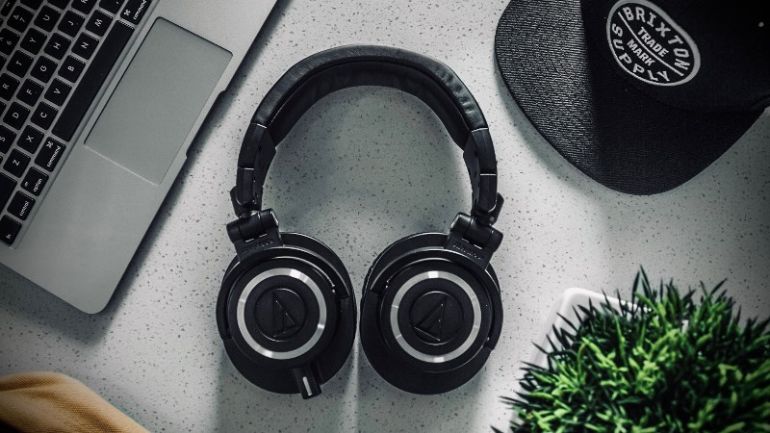 Monitors vs Headphones